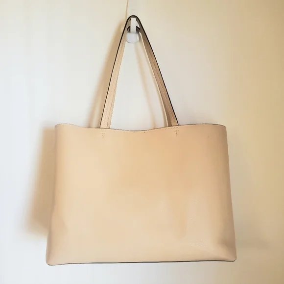 🤎 Authentic Tory Burch Leather Perforated Logo Tote - Picture 4 of 9